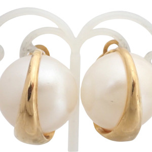 Chanel White Beautiful Pearl Earring