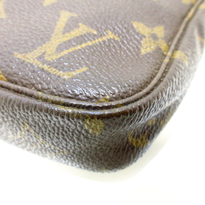 Louis Vuitton Pochette Accessoire