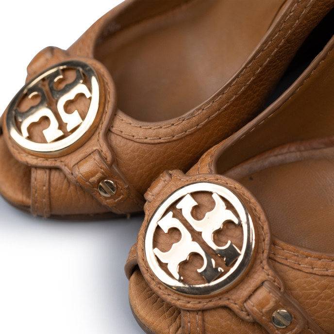 Tory Burch Tan Leather Amanda Wedges Size 39