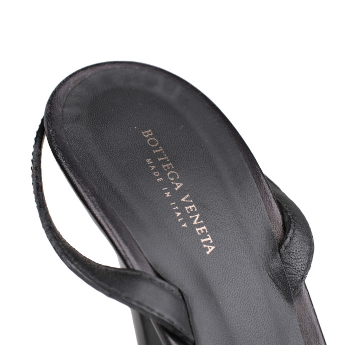 Bottega Veneta Black Leather Sandals Size 39.5