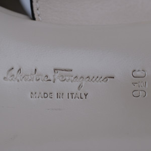 Salvatore Ferragamo Cream Leather Gold Heel Sandals Size 9.5